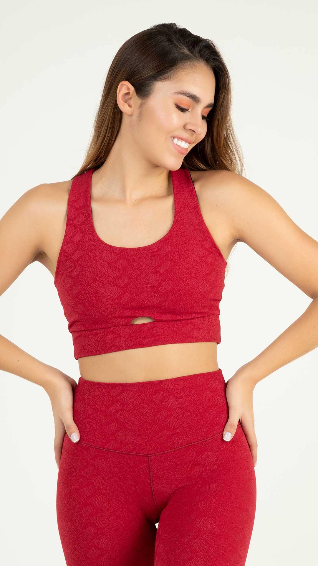 Top deportivo en tela con textura color rojo - Tienda online de ropa deportiva Kinema